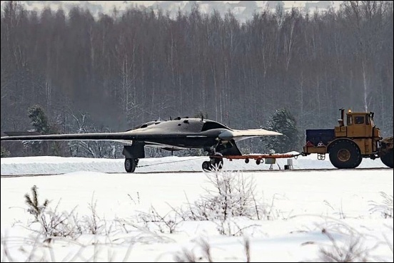 Sukhoi S-70 Okhotnik-B